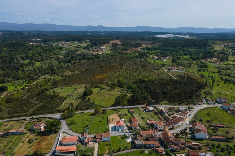 Moradia T5 para Venda em Tabua Foto 40