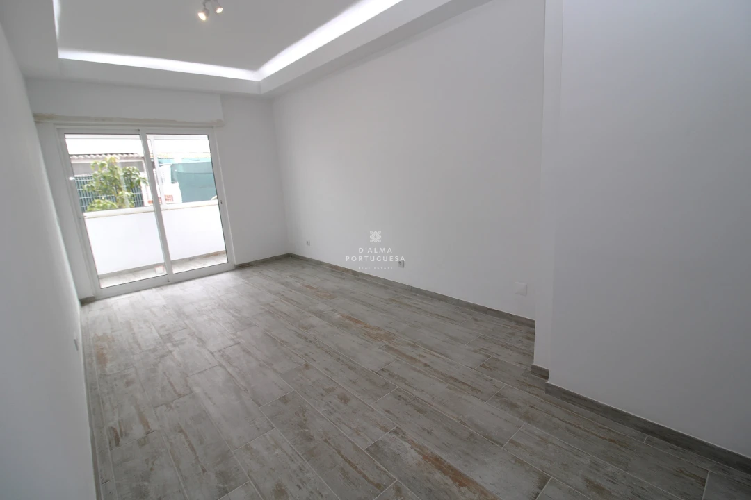 Apartamento T2 para Venda em Quarteira Foto 11