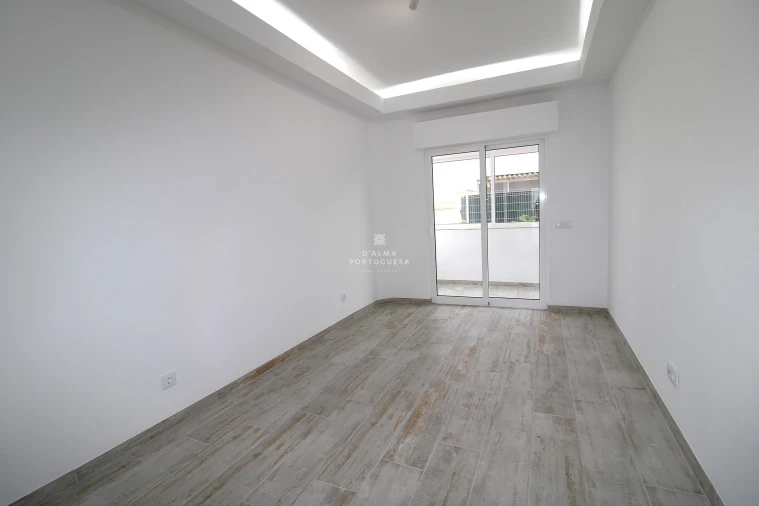 Apartamento T2 para Venda em Quarteira Foto 15
