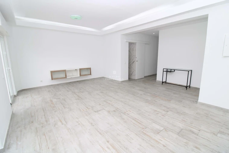 Apartamento T2 para Venda em Quarteira Foto 8