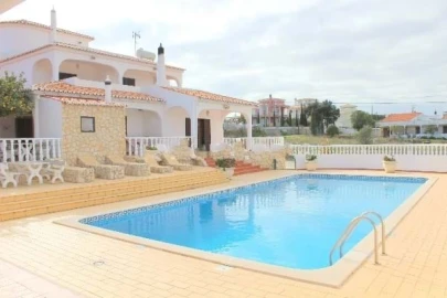 Moradia T10 para Venda em Faro (Sé e São Pedro)
