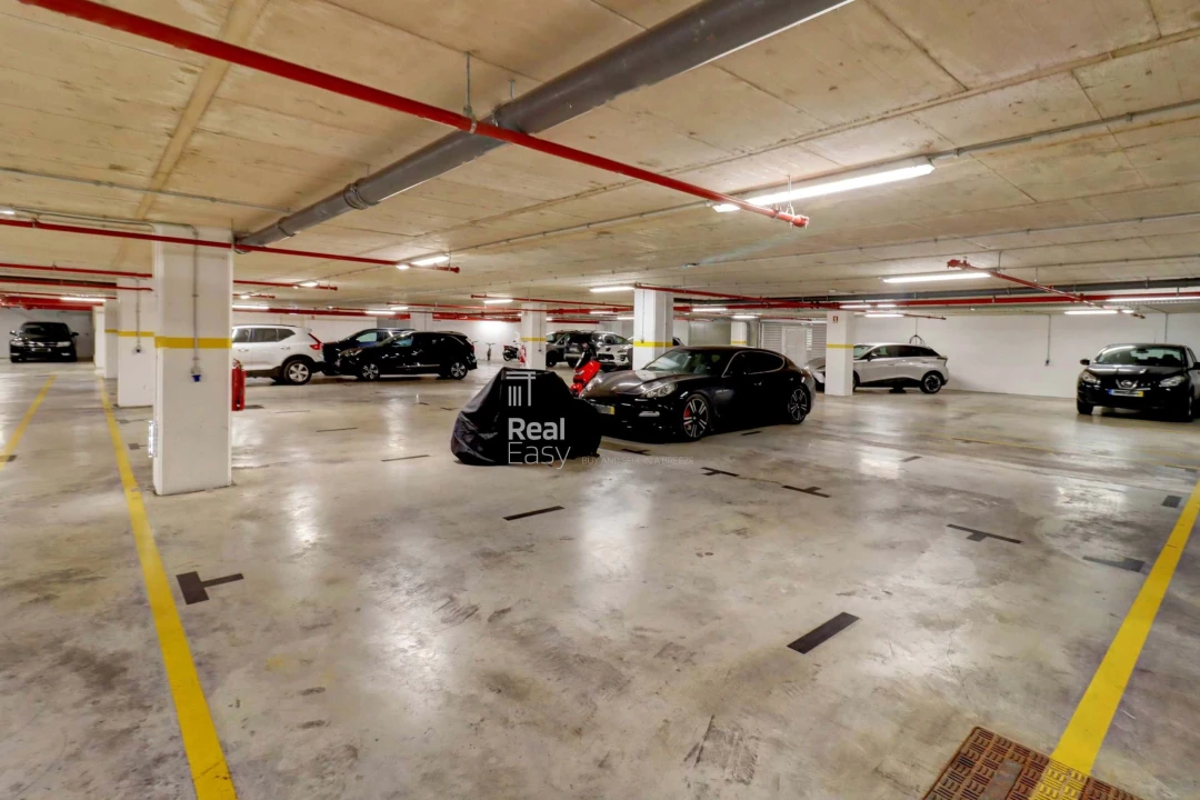 Apartamento T5 para Venda em Faro (Sé e São Pedro) Foto 31
