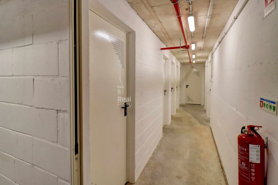 Apartamento T5 para Venda em Faro (Sé e São Pedro) Foto 32
