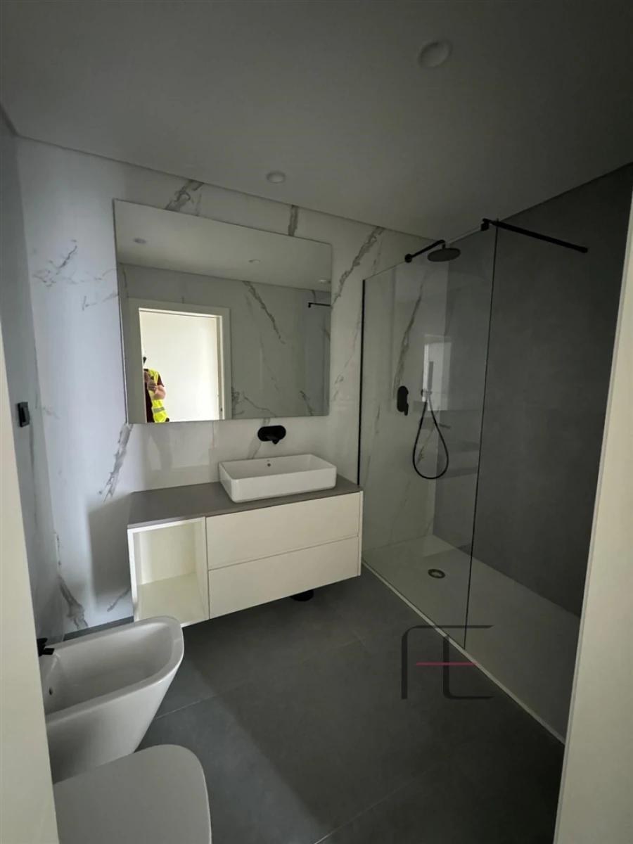 Apartamento T3 para Venda em Mafamude e Vilar do Paraíso Foto 6