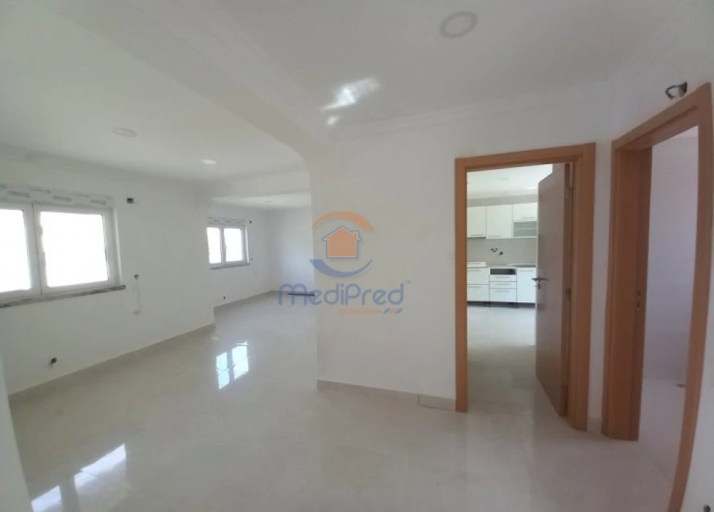 Moradia T5 para Venda em Amora Foto 4
