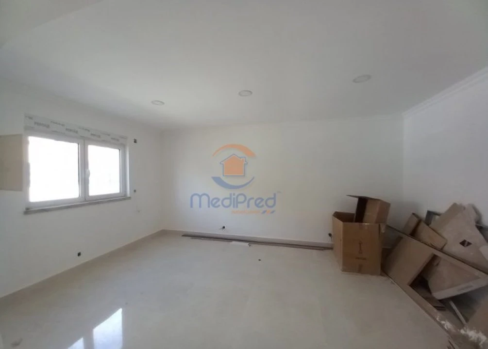 Moradia T5 para Venda em Amora Foto 5