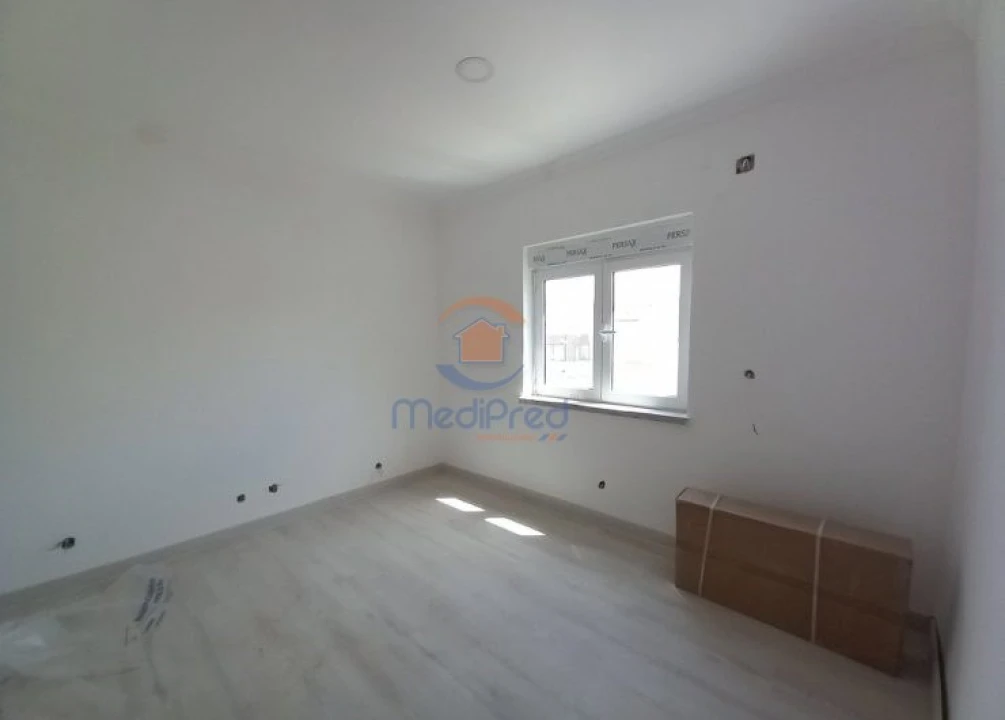Moradia T5 para Venda em Amora Foto 17