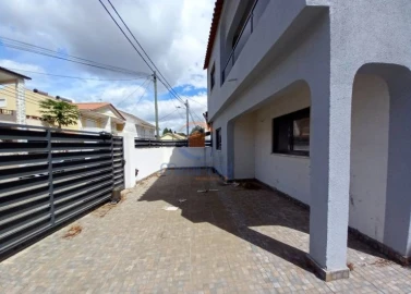 Moradia T5 para Venda em Amora