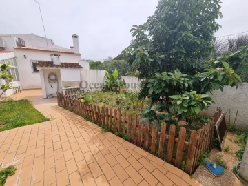 Moradia T4 para Venda em Quarteira