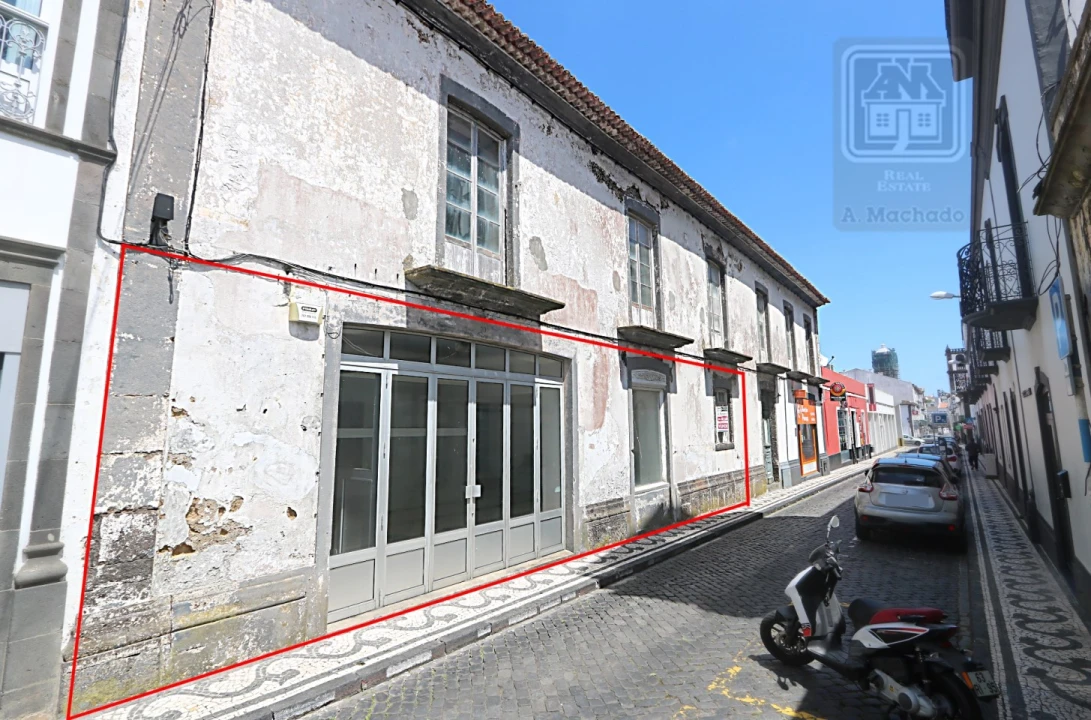 Loja para Arrendamento em Ponta Delgada (São José) Foto 1