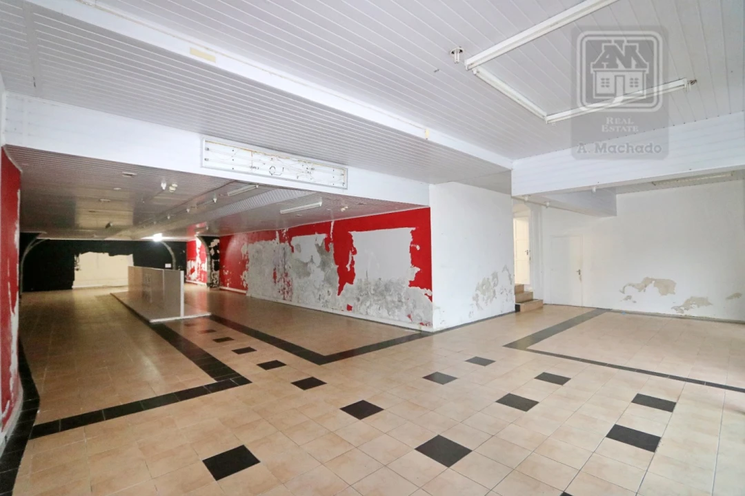 Loja para Arrendamento em Ponta Delgada (São José) Foto 3