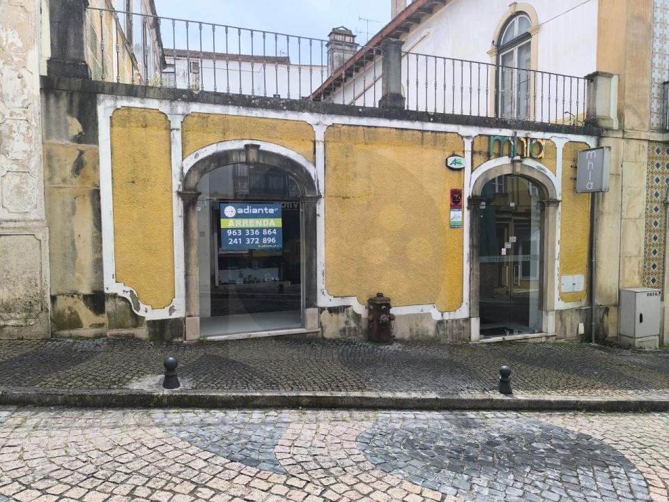 Loja para Arrendamento em Abrantes (São Vicente e São João) e Alferrarede Foto 9