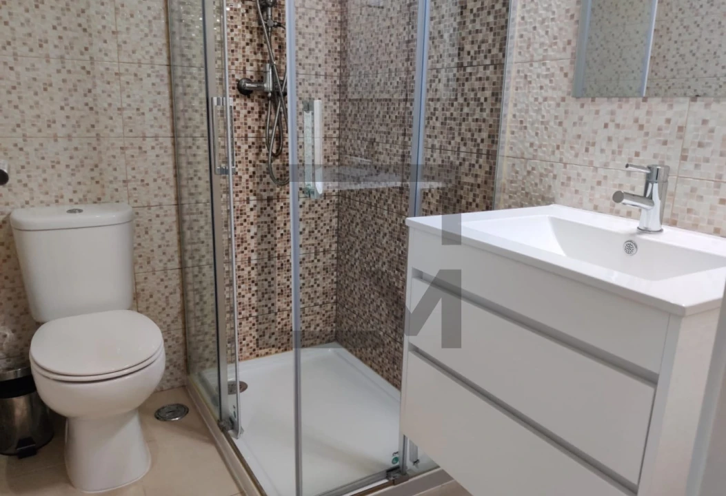 Prédio para Venda em Almada, Cova da Piedade, Pragal e Cacilhas Foto 8