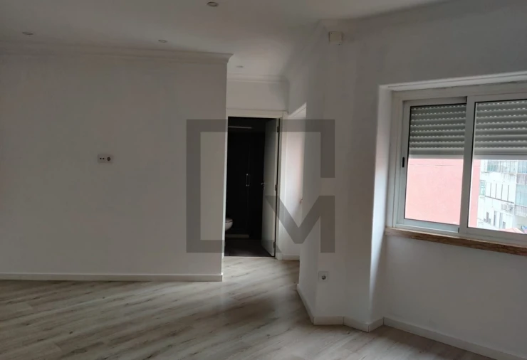 Prédio para Venda em Almada, Cova da Piedade, Pragal e Cacilhas Foto 2