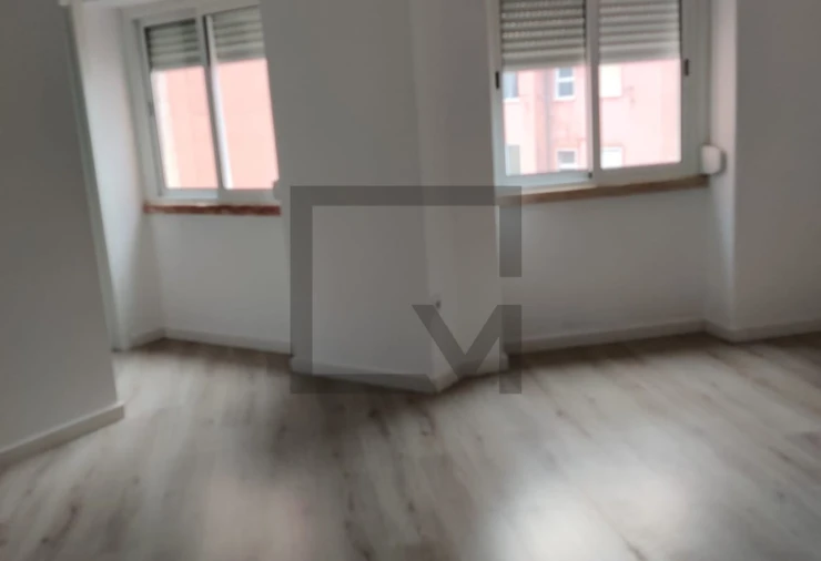 Prédio para Venda em Almada, Cova da Piedade, Pragal e Cacilhas Foto 1