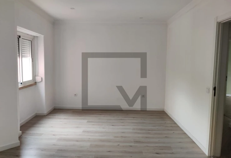 Prédio para Venda em Almada, Cova da Piedade, Pragal e Cacilhas Foto 13