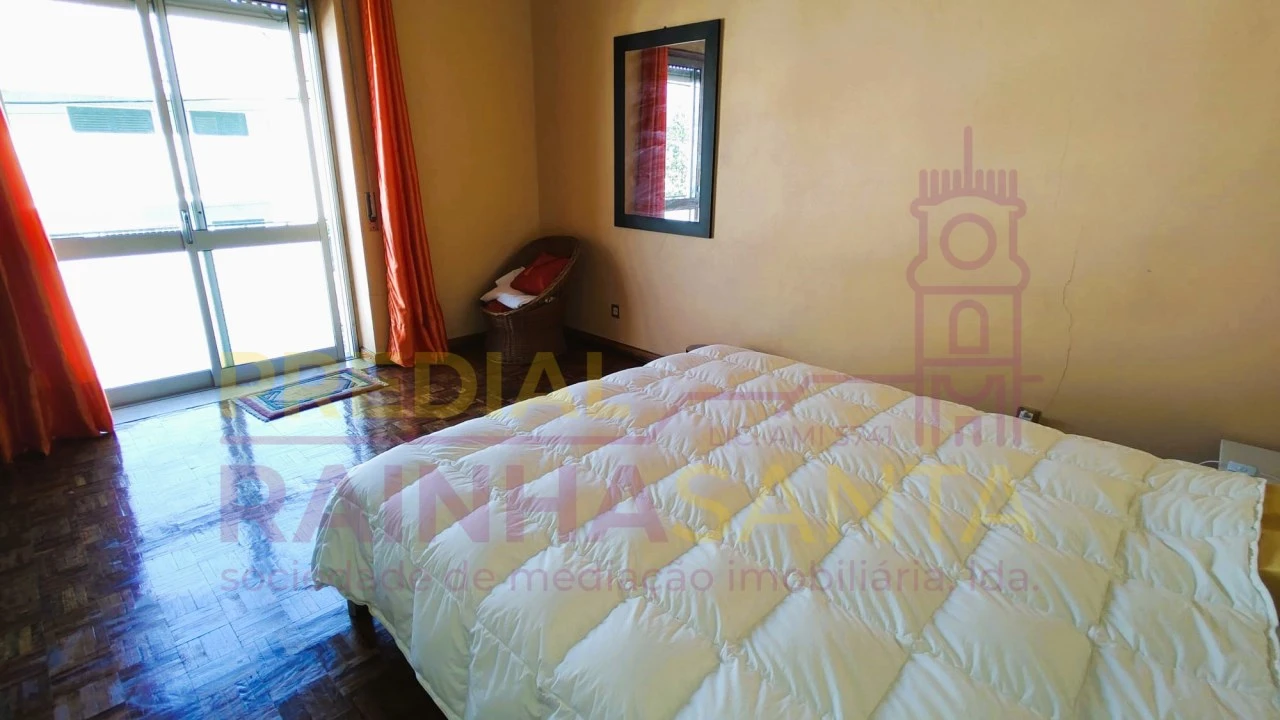 Moradia T5 para Venda em Guarda Foto 12