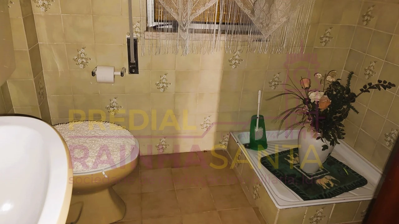 Moradia T5 para Venda em Guarda Foto 14