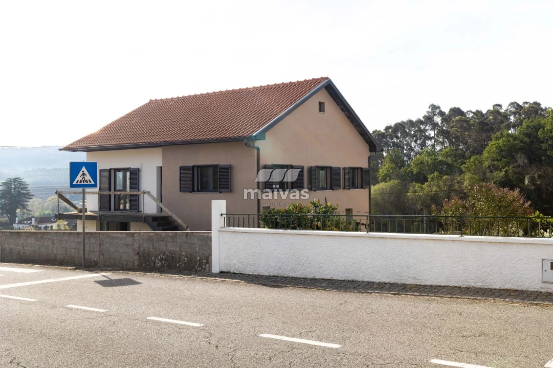 Moradia T4 para Venda em Pico de Regalados, Gondiães e Mós Foto 23