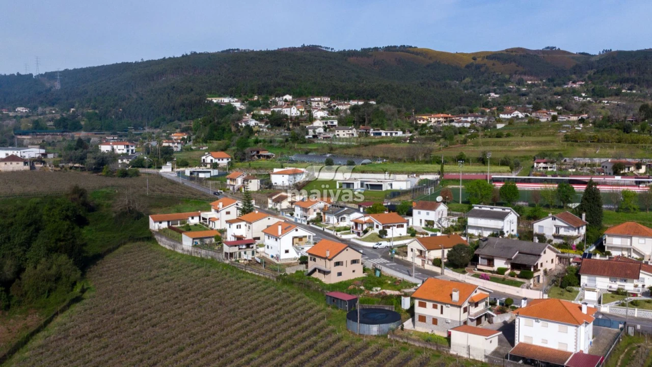 Moradia T4 para Venda em Pico de Regalados, Gondiães e Mós Foto 27