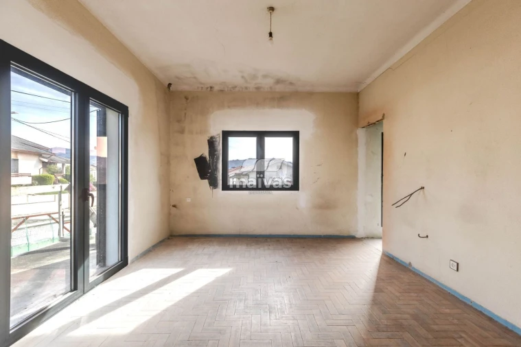 Moradia T4 para Venda em Pico de Regalados, Gondiães e Mós Foto 14