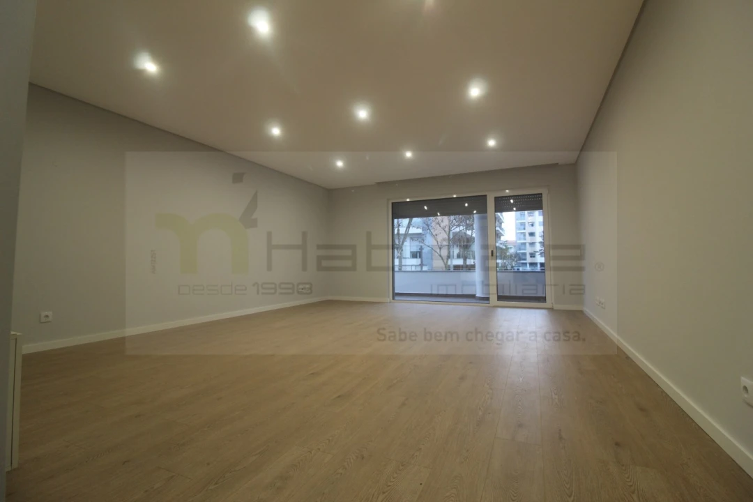 Apartamento T3 para Venda em Carcavelos e Parede Foto 4