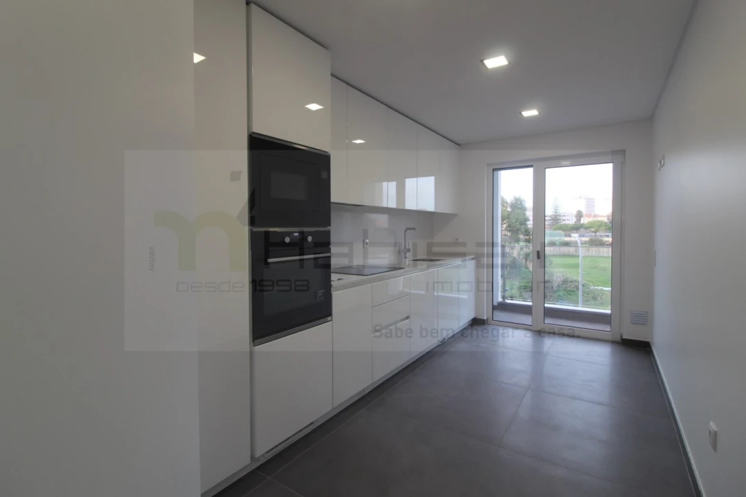 Apartamento T3 para Venda em Carcavelos e Parede Foto 5