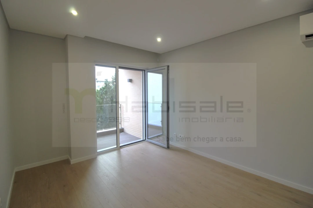 Apartamento T3 para Venda em Carcavelos e Parede Foto 13