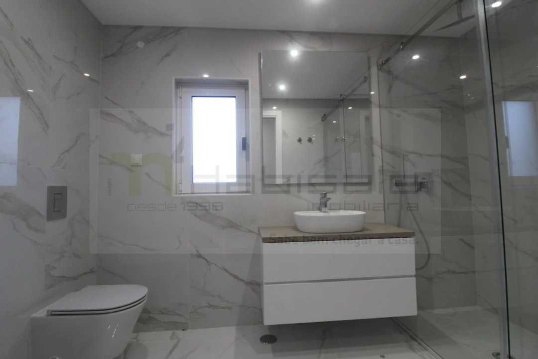 Apartamento T3 para Venda em Carcavelos e Parede Foto 20