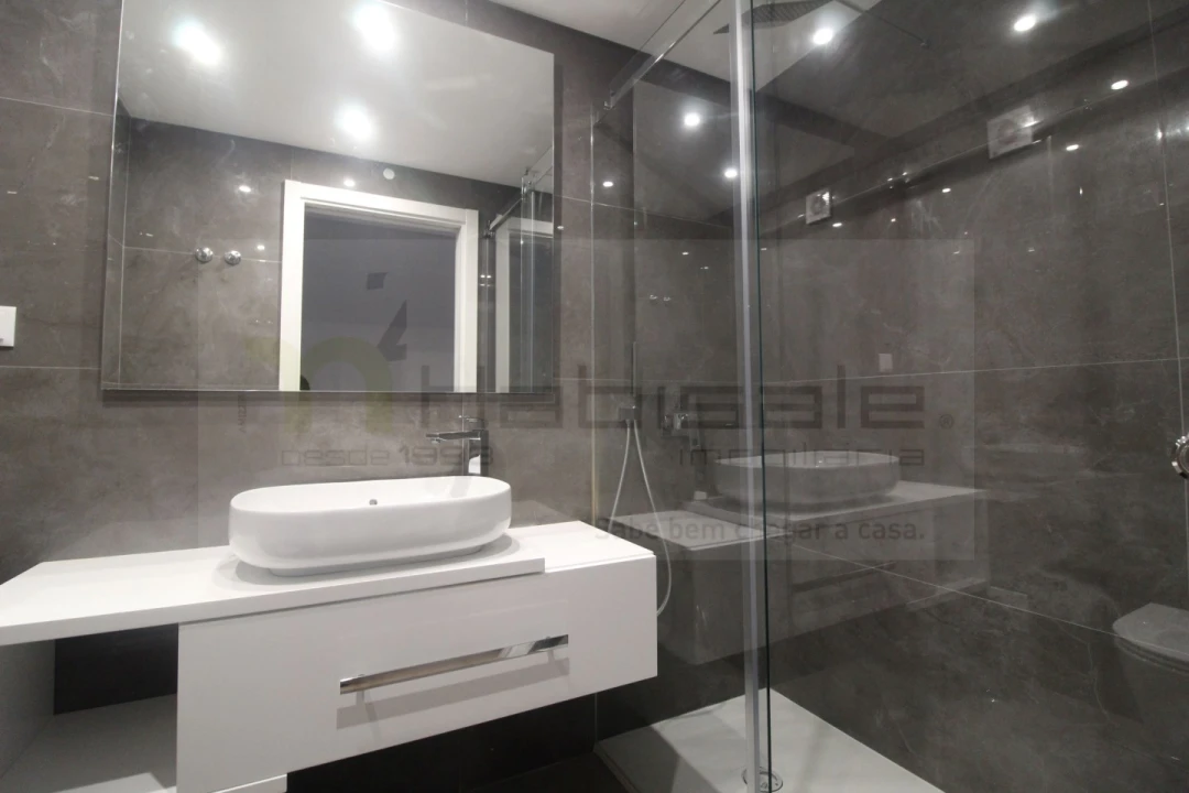 Apartamento T3 para Venda em Carcavelos e Parede Foto 24