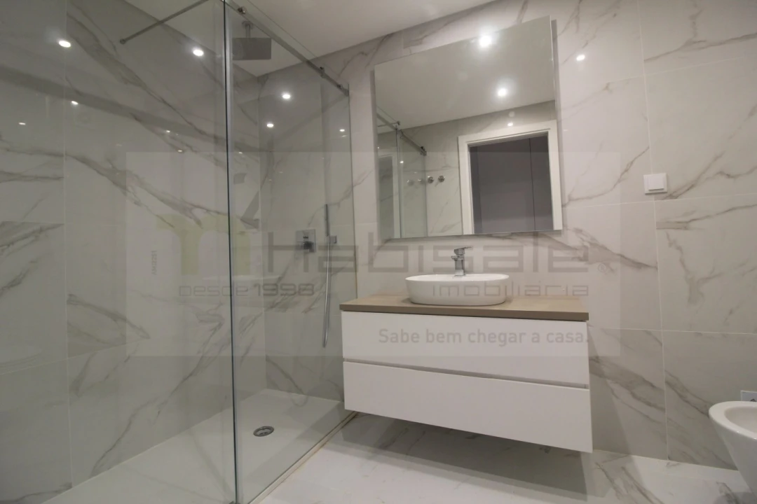Apartamento T3 para Venda em Carcavelos e Parede Foto 26