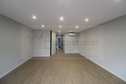 Apartamento T3 para Venda em Carcavelos e Parede