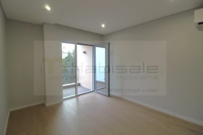 Apartamento T3 para Venda em Carcavelos e Parede