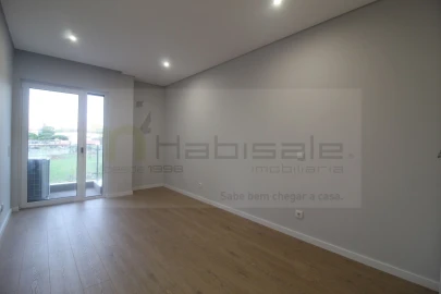 Apartamento T3 para Venda em Carcavelos e Parede