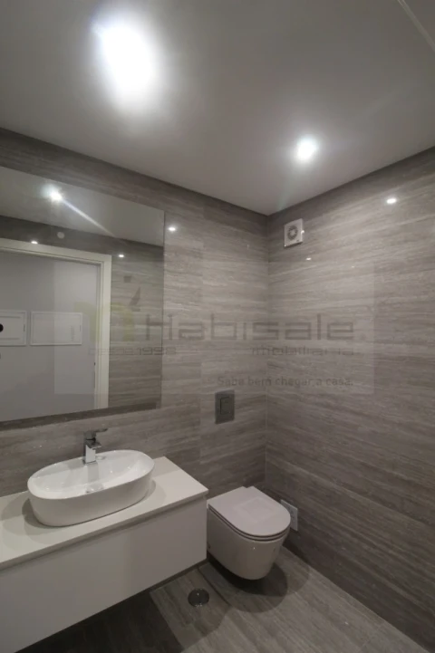 Apartamento T3 para Venda em Carcavelos e Parede