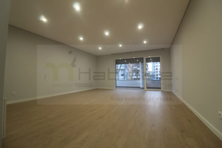 Apartamento T3 para Venda em Carcavelos e Parede Foto 4