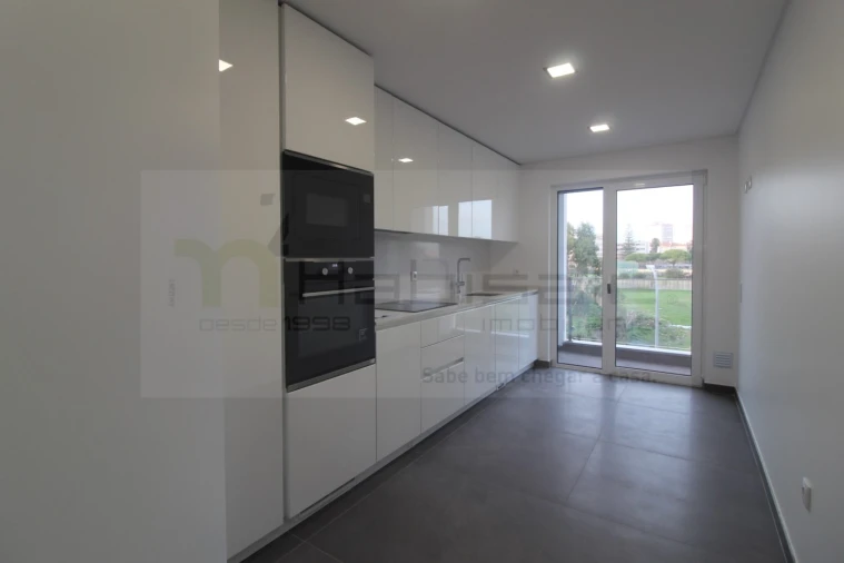 Apartamento T3 para Venda em Carcavelos e Parede Foto 5