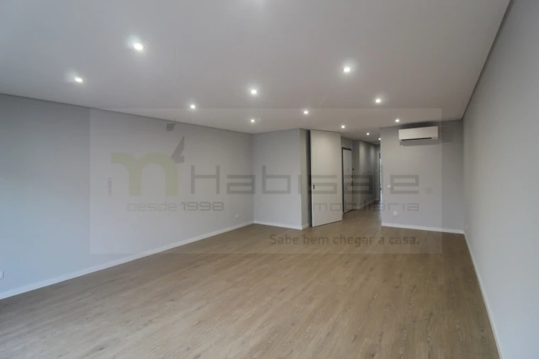 Apartamento T3 para Venda em Carcavelos e Parede Foto 6