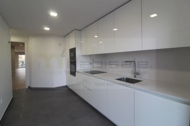 Apartamento T3 para Venda em Carcavelos e Parede Foto 7