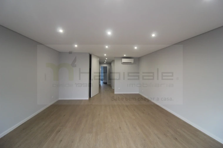 Apartamento T3 para Venda em Carcavelos e Parede Foto 9