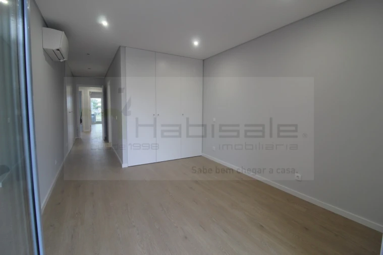 Apartamento T3 para Venda em Carcavelos e Parede Foto 14