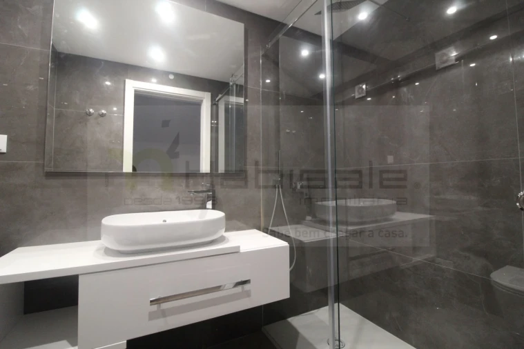 Apartamento T3 para Venda em Carcavelos e Parede Foto 24