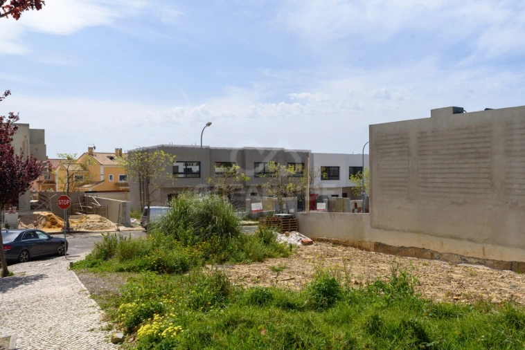 Moradia T4 para Venda em Rio de Mouro Foto 31