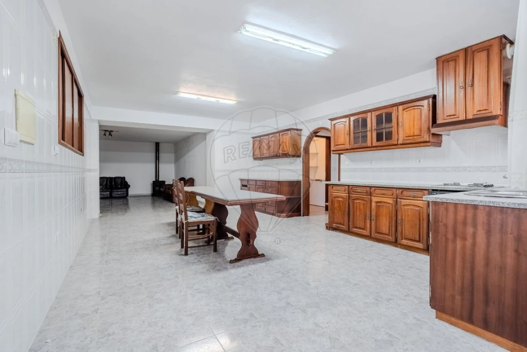 Moradia T3 para Venda em Maxial e Monte Redondo Foto 3