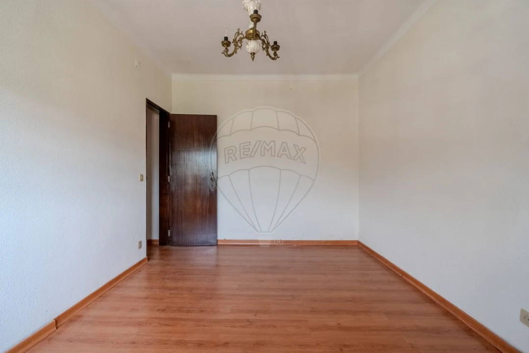 Moradia T3 para Venda em Maxial e Monte Redondo Foto 16