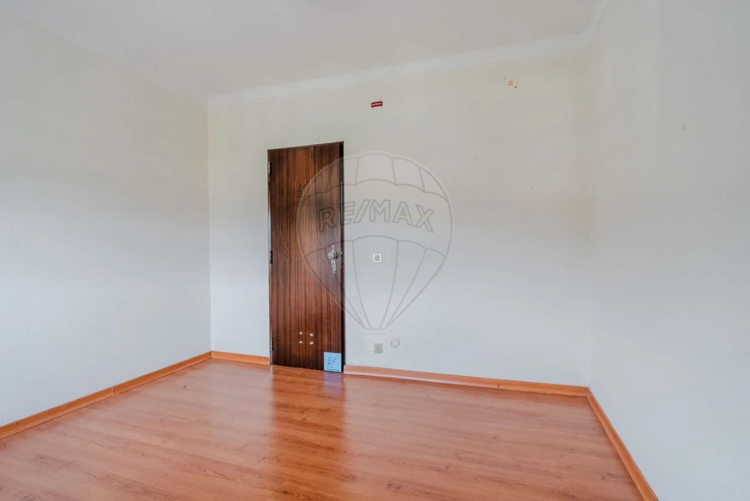 Moradia T3 para Venda em Maxial e Monte Redondo Foto 18