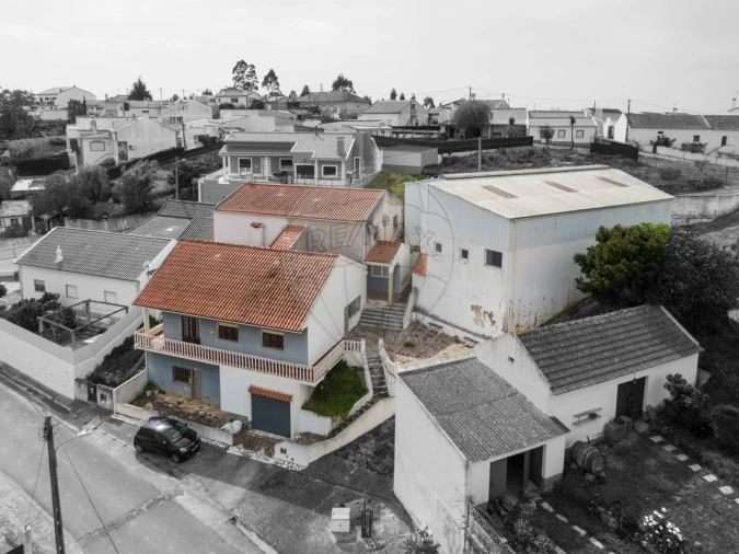 Moradia T3 para Venda em Maxial e Monte Redondo