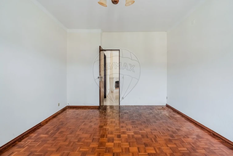 Moradia T3 para Venda em Maxial e Monte Redondo Foto 20