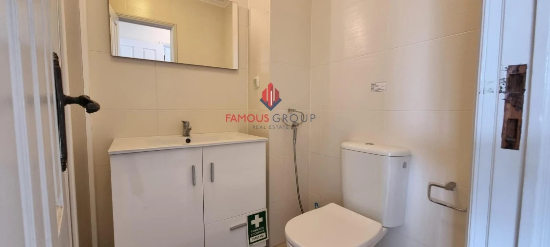 Apartamento T2 para Venda em Quarteira Foto 36