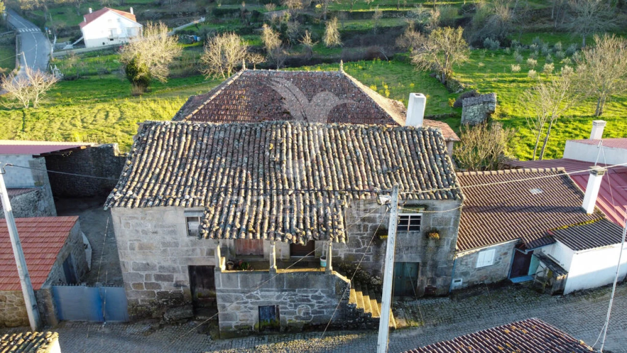 Moradia T2 para Venda em Torre do Terrenho, Sebadelhe da Serra e Terrenho Foto 5